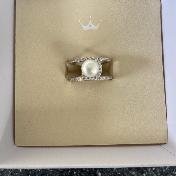 Elegant Fresh Water Pearl Silver Ring Size 8 - Picture 9 of 10